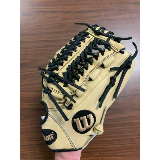 Wilson A2000 11.75-Inch Baseball Glove - Image 2