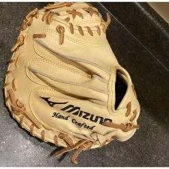 MIZUNO PRO BASEBALL CATCHER'S MITT 33.5" RH THROW $400 RETAIL